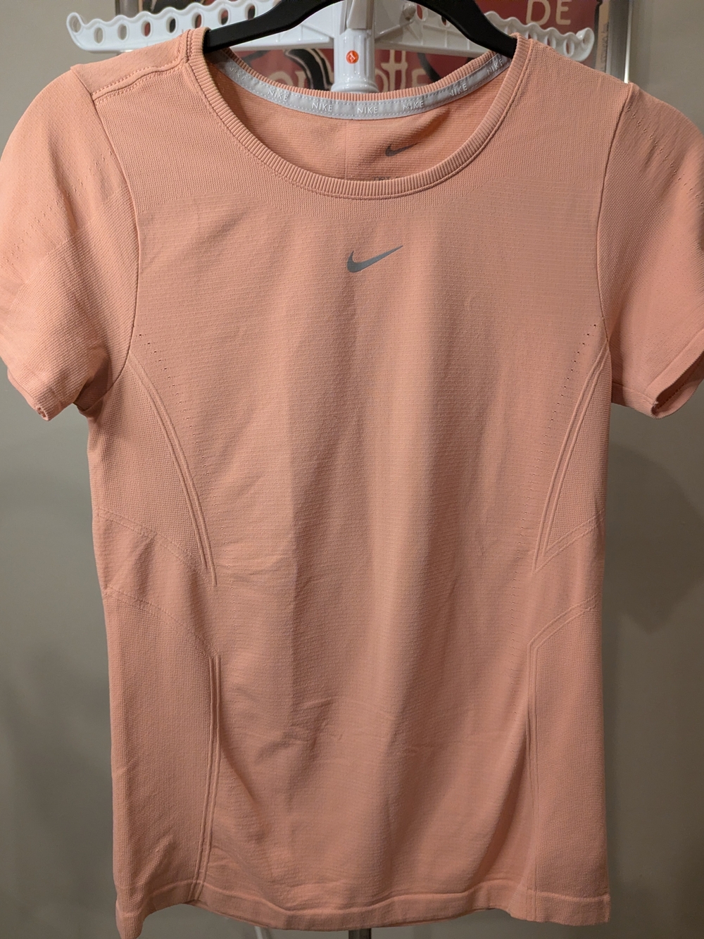 $18 Nike Women's M - Dri-FIT ADV Aura Short Sleeve Top Pink Glaze Seamless EUC